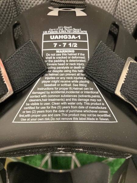 New Adult Under Armour UAHG3A-1 Catcher's Mask (7" - 7 1/2") | Black