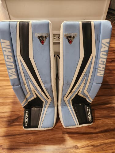 33 +2 Vaughn SLR3 Pro Carbon Goalie Leg Pads- UMaine