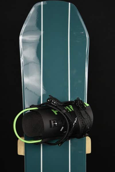 NEW RIDE ZERO SNOWBOARD SIZE 147 CM WITH M/L BINDINGS $640