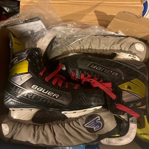 Used Bauer Regular Width 6.5 Supreme 3S Hockey Skates