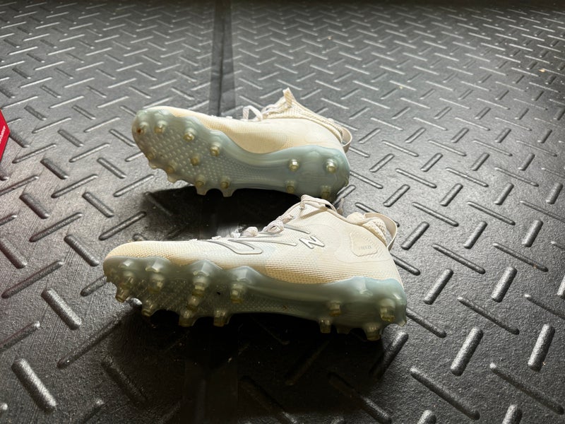 White Used Men's Mid Top Molded Cleats Freeze 4.0