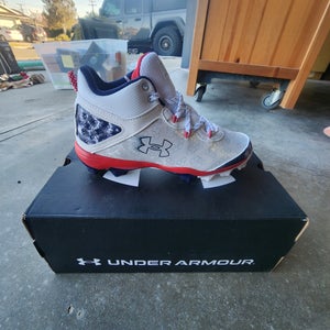 White New 6y Youth Kid's Under Armour High Top Molded Cleats