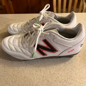 White Used Unisex New Balance Cleats