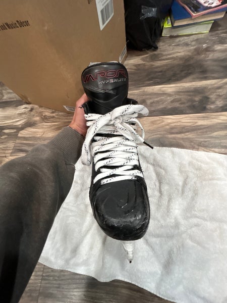 Used  Bauer 6 Vapor Hyperlite Hockey Skates