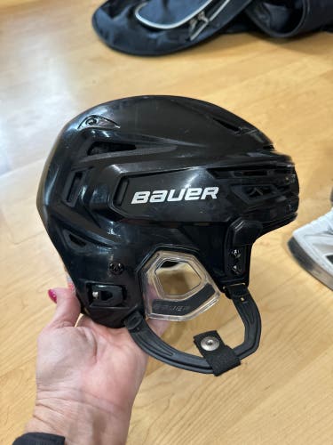 Used Small Bauer Re-Akt Helmet 150 S