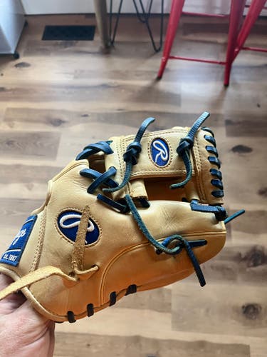 Used 2024 Infield Right Hand Throw Rawlings Gold Glove Baseball Glove 11.5"