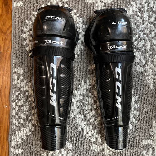 Used Senior CCM 17" Tacks 9550 Shin Pads