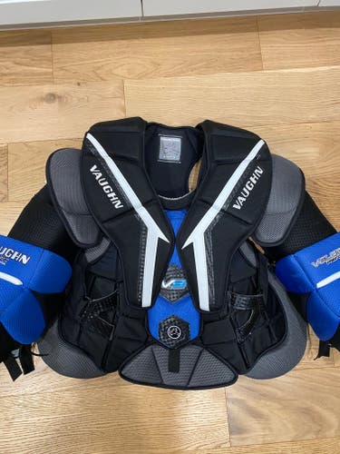Used Medium Vaughn Velocity V9 Goalie Chest Protector