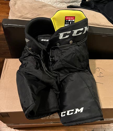 CCM tacks 9550 senior medium pants