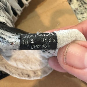 Used Intermediate Bauer Reactor 5000 Hockey Goalie Skates Regular Width Size 4