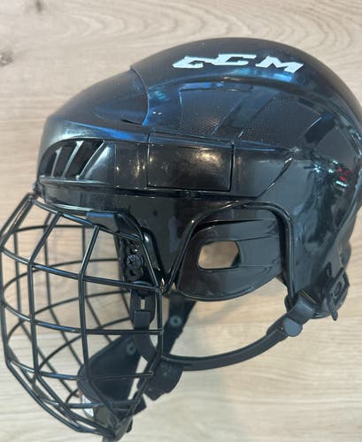 Used Large CCM FL40 Helmet
