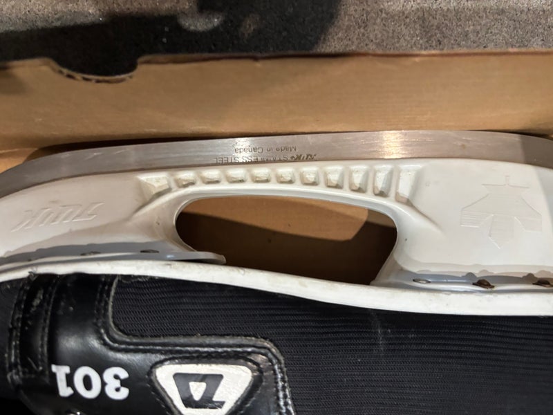 Daoust Super 301 skates