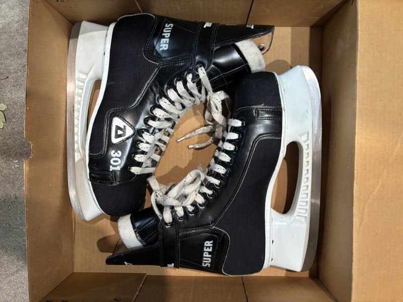 Daoust Super 301 skates