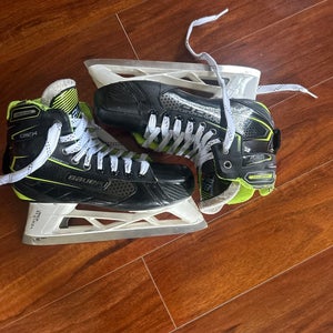 Used 2022 Bauer Regular Width  6.5 GSX Hockey Goalie Skates