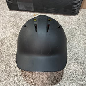 Lightly Used 6 1/2 - 7 1/2 Under Armour UABH2-100 Batting Helmet