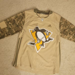 Pittsburgh Penguins Camo Hockey Jersey (Sz 52)