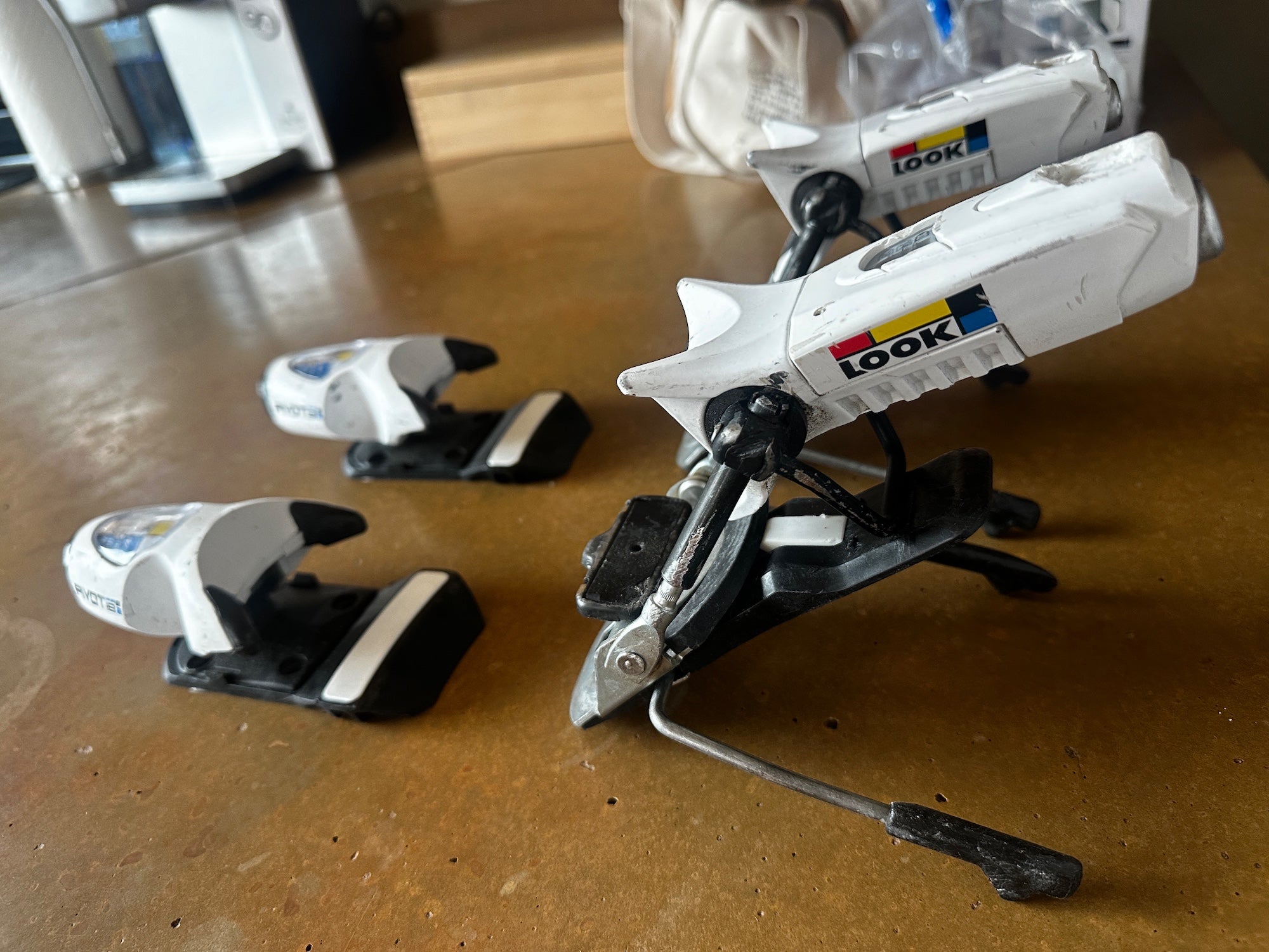 LOOK PIVOT 18 ブレーキサイズ75mm ホワイト Look Pivot 18 B75 White review - Freeride