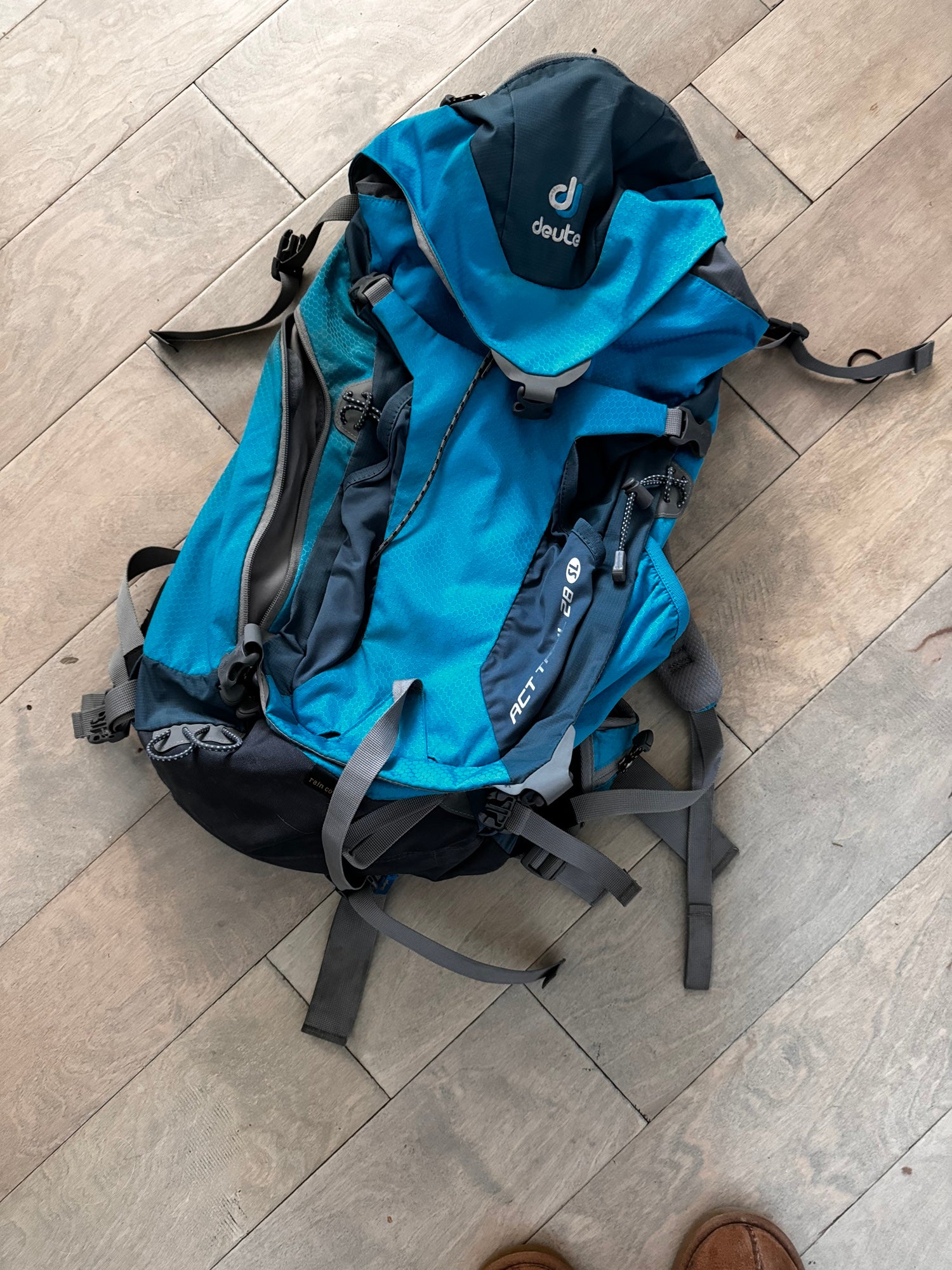 Deuter ACT Trail 28SL | SidelineSwap | Buy and Sell on SidelineSwap Deuter ACT Trail 28SL | SidelineSwap | Buy and Sell on SidelineSwap