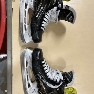 Used 2024 Bauer Regular Width   6.5 Supreme Elite Hockey Skates
