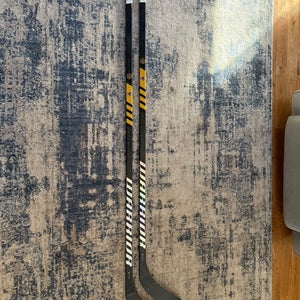 Warrior Novium Pro Hockey Sticks - Senior - RH - 85 Flex