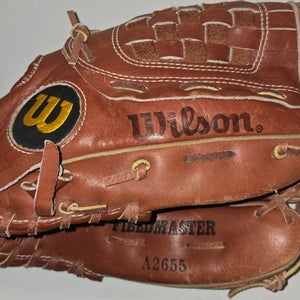 Used Wilson Right Hand Throw Outfield A2655 Baseball Glove 12"