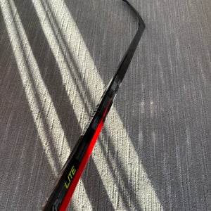 Used Senior Bauer Right Handed P28 Vapor Hyperlite Hockey Stick