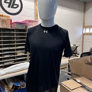 Black New XL Boys Under Armour Shirt