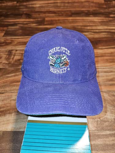 Vintage Charolette Hornets 1990s Sports Specialties NBA Plain Logo Hat Strapback