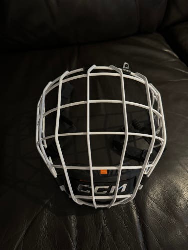 New Medium CCM Full Cage FM780