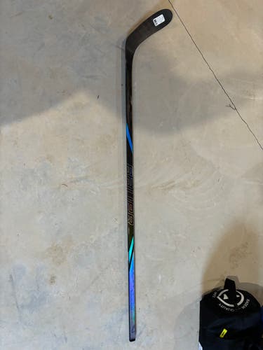 New Intermediate Bauer Nexus Tracer Right Handed Hockey Stick P28