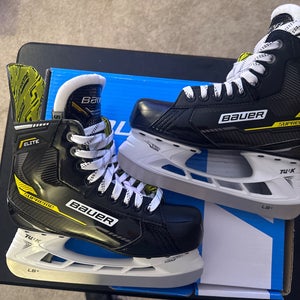 New 2022 Bauer Regular Width  Size 5 D Supreme Elite Hockey Skates