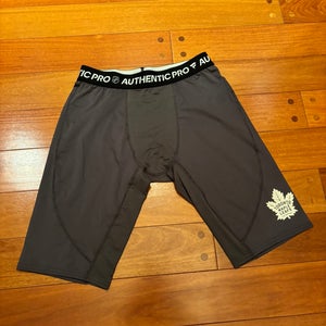 Brand New Pro Stock Fanatics Toronto Maple Leafs Compression Shorts Large