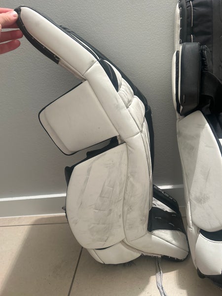 Used  CCM Eflex 5 Goalie Leg Pads