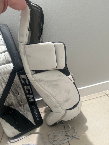 Used  CCM Eflex 5 Goalie Leg Pads