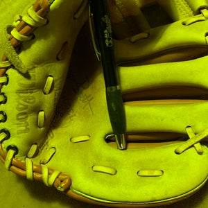 Used Wilson Right Hand Throw Baseball Glove