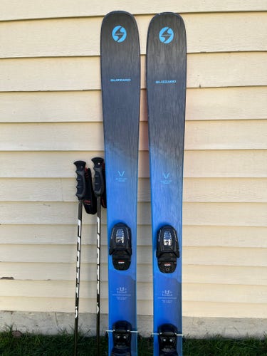 Used 2023 Blizzard 156 cm All Mountain Rustler team Skis With Bindings
