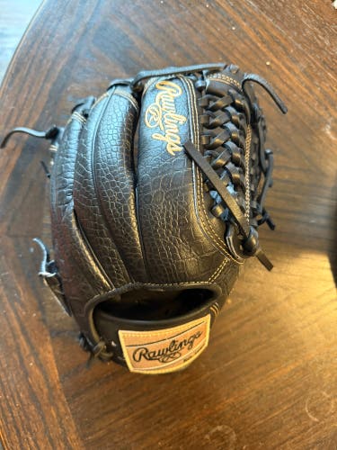 Used 2022 Pitcher's 11.75" Heart of the Hide Baseball Glove