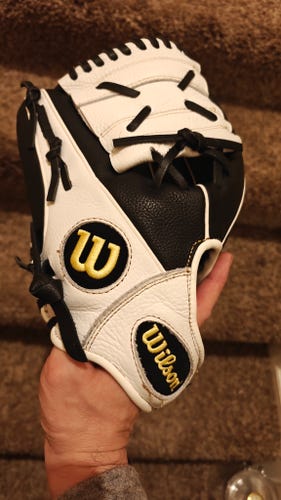 New Left Hand Throw Wilson A500 Softball Glove 12"