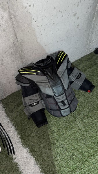 Bauer Hyperlite Goalie Chest Protector (large)