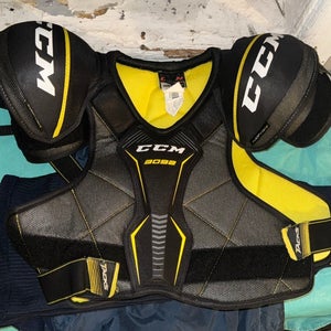 Used CCM Tacks 3092 Shoulder Pads size Large