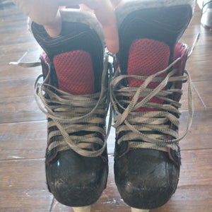 Used Bauer Size 4.5 Vapor X700 Hockey Skates