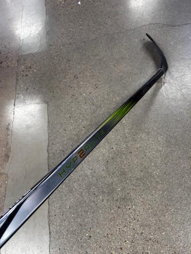 Bauer Vapor Hyperlite 2 Hockey Stick Right Handed P92- Senior