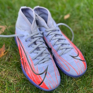 Kids Nike Indoor Jr Superfly 8 Club IC x Kylian Mbappe Flames