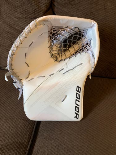 Bauer Hyperlite goalie glove full right