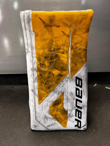 Bauer M5 Pro Goalie Blocker- Intermediate