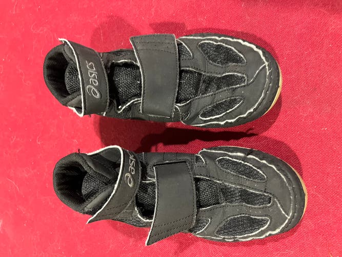 Used Asics Wrestling Shoes