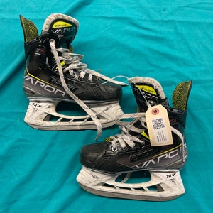 Used Junior Bauer Vapor 3X Hockey Skates | Size 1.5