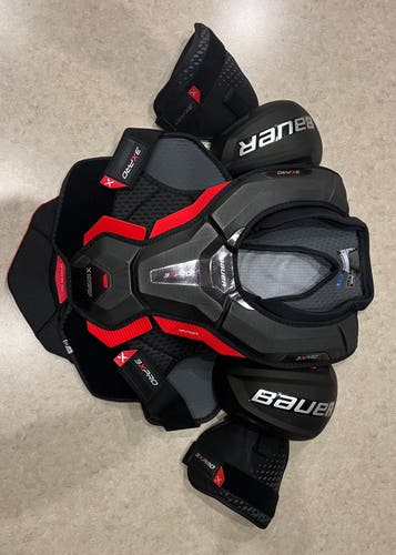 New Large Senior Bauer Vapor 3X Pro Shoulder Pads