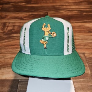 Vintage Milwaukee Bucks NBA Sports 1990s Lucky Stripe Mesh Trucker Hat Snapback