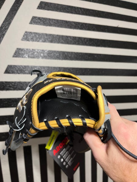 Wilson a2000 V125 lefty 12.5 softball baseball glove